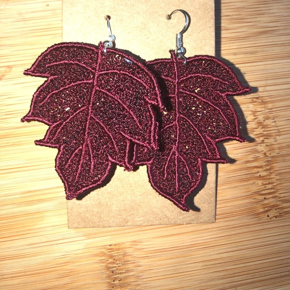 Lace leaf embroidered earrings - Picture 1 of 5